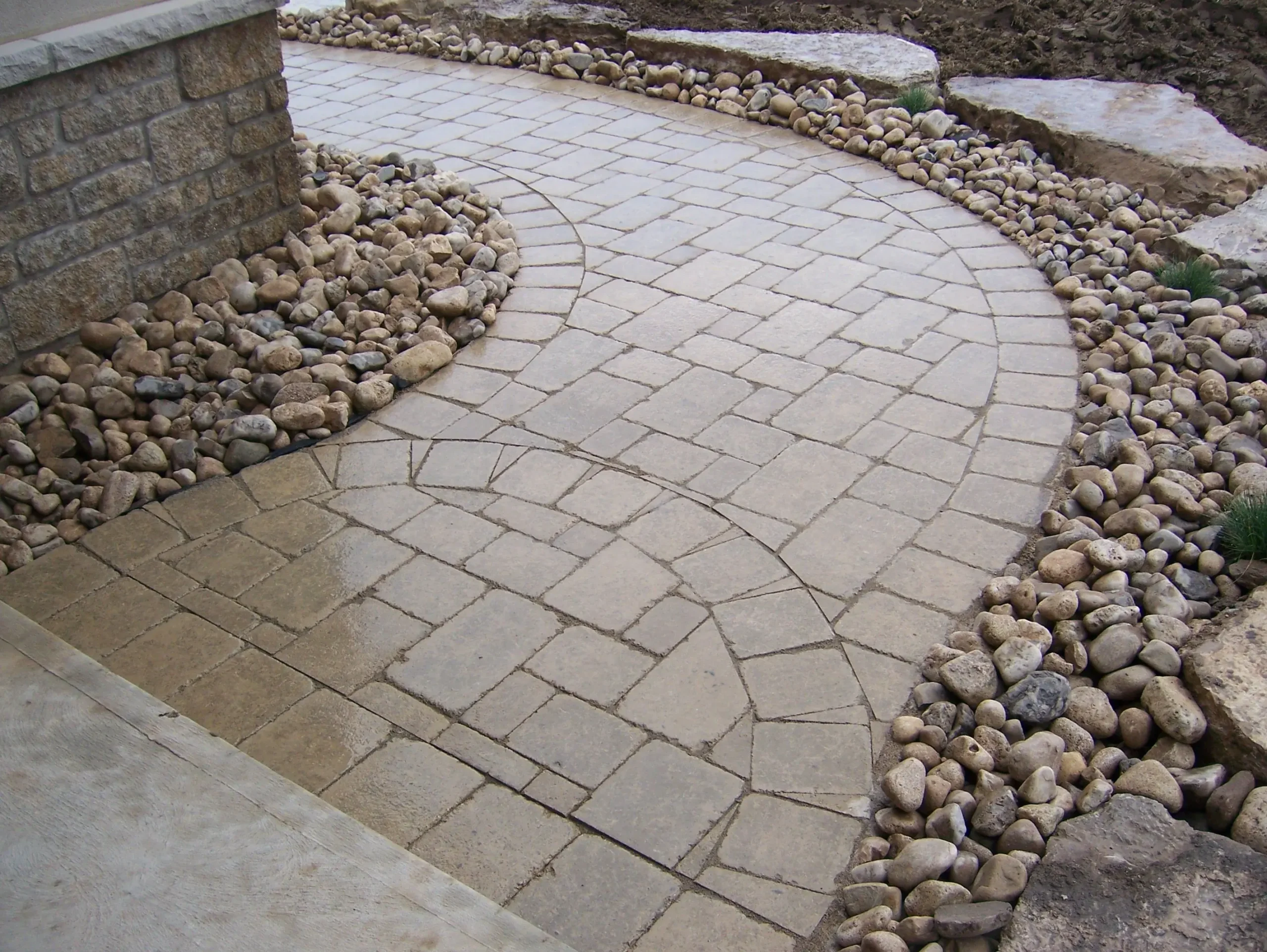 ممرات أشكال إنترلوك للحدائق 