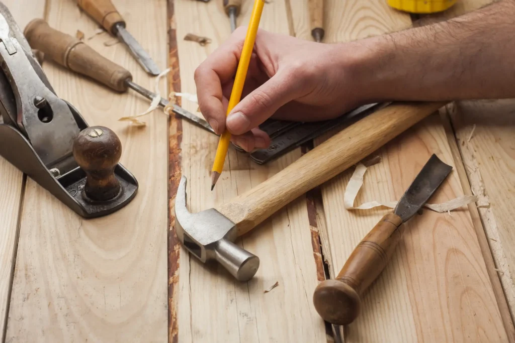 نجار في الشارقة